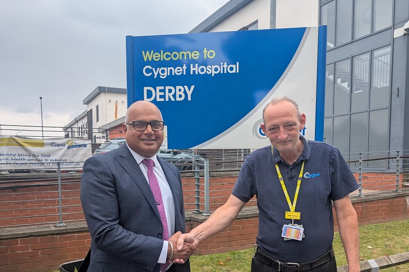 Baggy Shanker MP and Mark Varney, Hospital Manager of Cygnet Hospital Derby